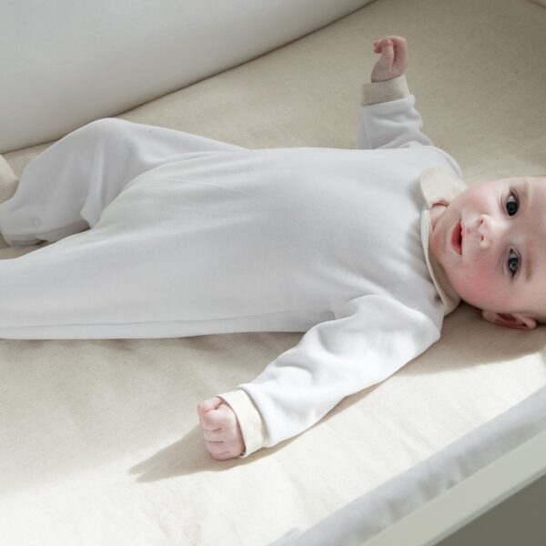 living-nature-babykledij-babypakje-odile-wit-beige